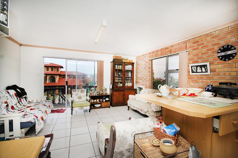 6 Bedroom Property for Sale in Hersham Western Cape